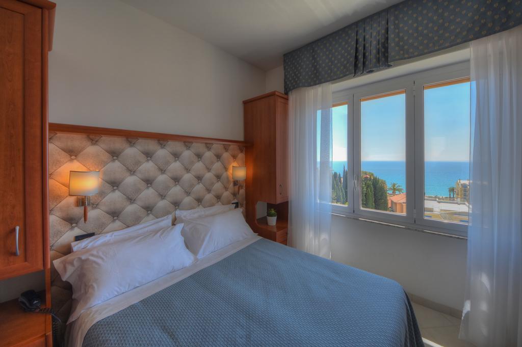Hotel Noris Finale Ligure Dış mekan fotoğraf